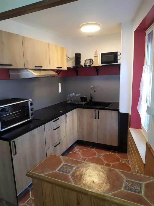 Ferienwohnung Appt De Charme En Plein Coeur Historique Dives-sur-Mer Exterior foto
