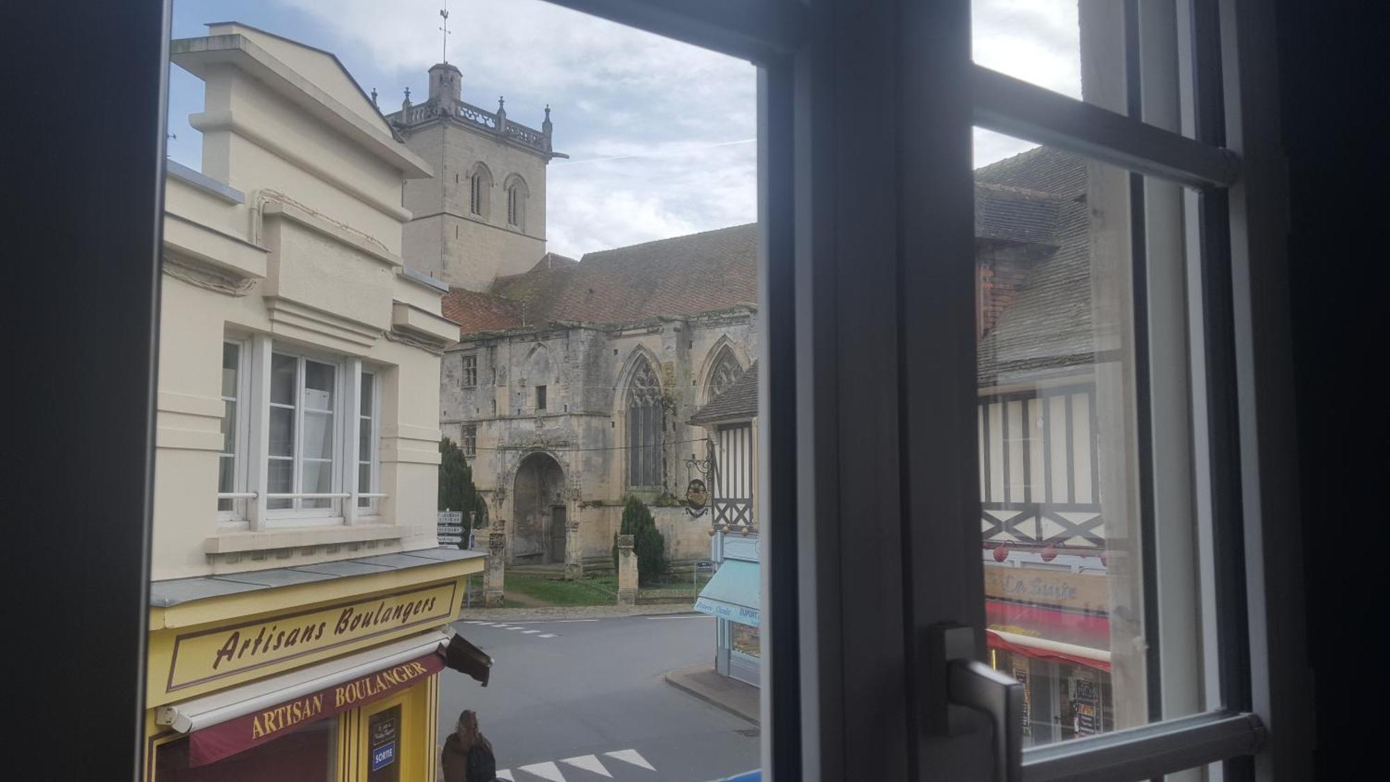 Ferienwohnung Appt De Charme En Plein Coeur Historique Dives-sur-Mer Exterior foto